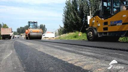 克服陰雨天氣 加快施工進(jìn)度 曲阜市曲寧路南段路段實(shí)現(xiàn)貫通