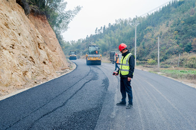 懷化會同:加速推進鄉鎮通三級公路建設